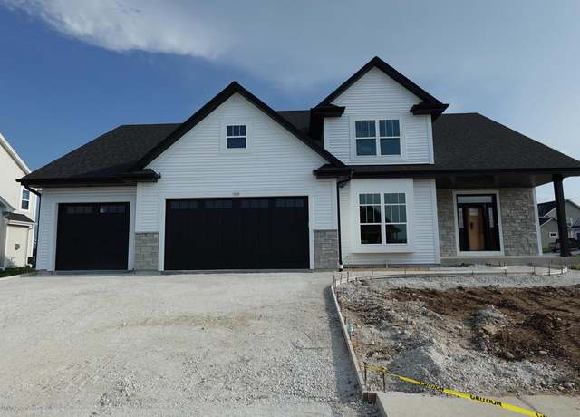 Property at 1235 Violet St, Oconomowoc, WI 53066, 4 beds, 2.5 baths