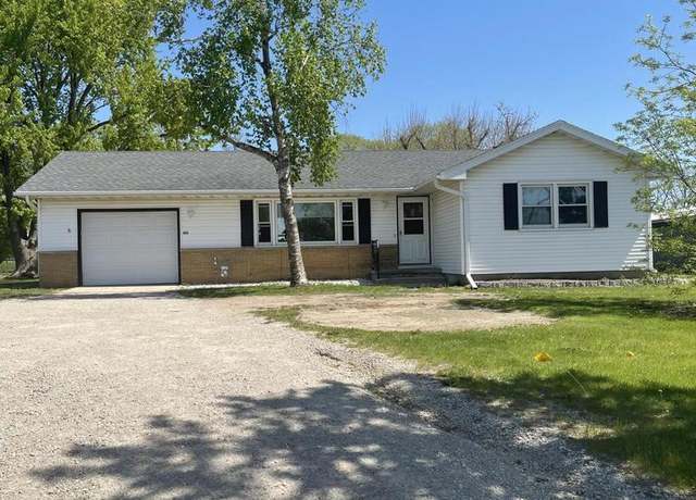 Property at 454 E Tyranena Park Rd, Lake Mills, WI 53551, 3 beds, 2.5 baths