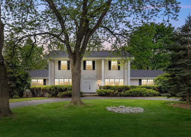 Property at 15075 Kings Ridge Ct, Brookfield, WI 53005, 4 beds, 2.5 baths