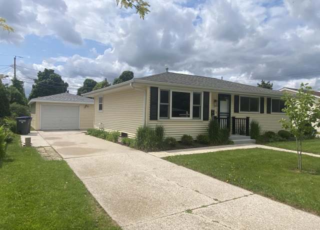 Property at 2814 S 20th St, Sheboygan, WI 53081, 3 beds, 1 bath