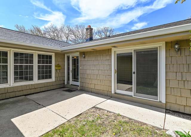 Property at 5232 Woodbridge Lane South Ln, Greenfield, WI 53221, 2 beds, 2 baths
