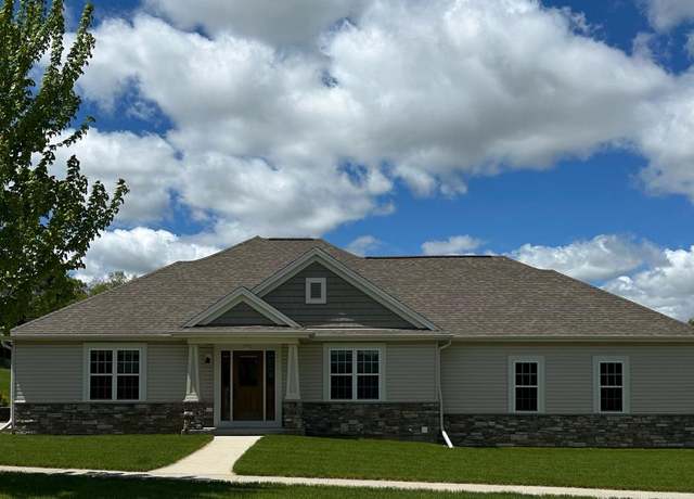 Property at 715 Willow Ln, Hartford, WI 53027, 4 beds, 3 baths