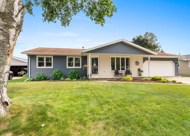 Property at 2331 41st St, Two Rivers, WI 54241, 3 beds, 1 bath