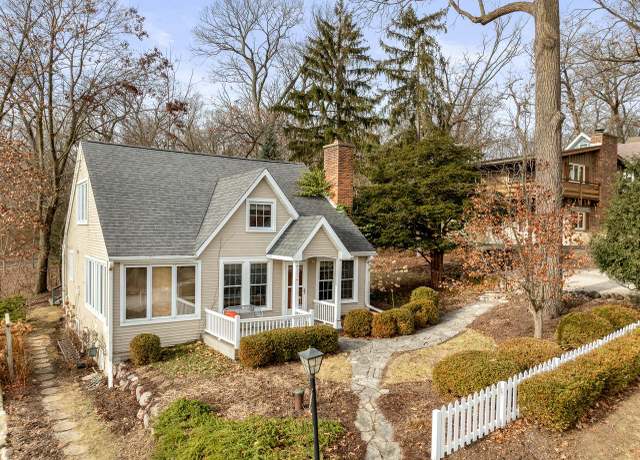 Property at N2331 Knollwood Dr, Lake Geneva, WI 53147, 2 beds, 2 baths