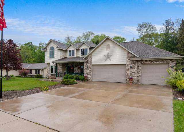 Property at 1500 Wolf Dr, West Bend, WI 53090, 4 beds, 2.5 baths
