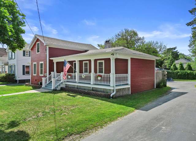 Property at 513 61st St, Kenosha, WI 53143, 3 beds, 2 baths