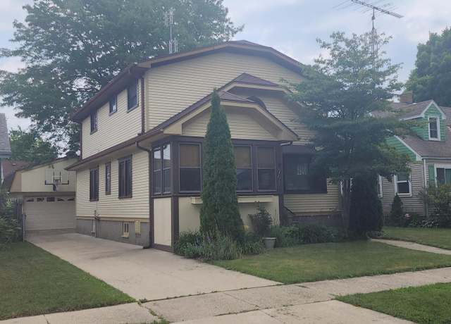 Property at 7613 29th Ave, Kenosha, WI 53143, 5 beds, 2 baths