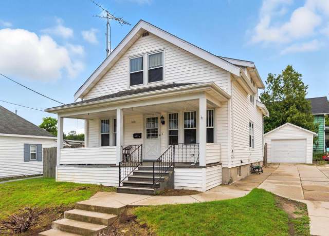 Property at 1419 Madison St, Manitowoc, WI 54220, 4 beds, 1.5 baths