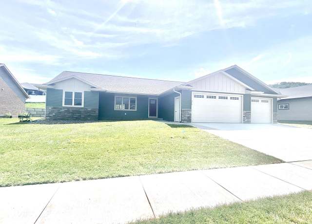 Property at 513 Grand Meadow Dr, Holmen, WI 54636, 3 beds, 2 baths