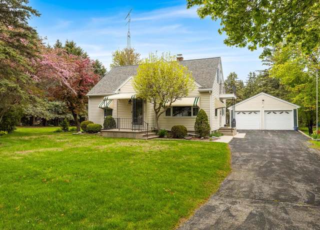 Property at 4816 Plank Rd, Manitowoc, WI 54220, 3 beds, 1.5 baths