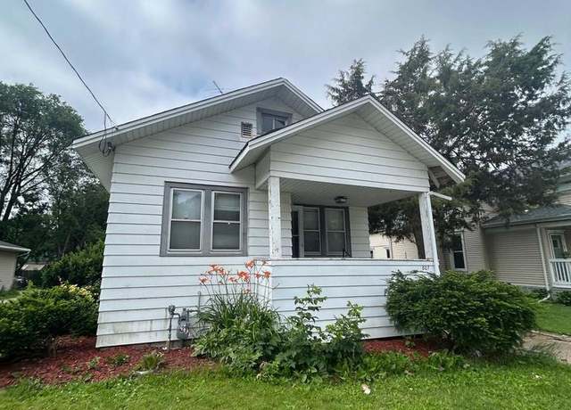 Property at 807 Prospect Ave, Oshkosh, WI 54901, 2 beds, 1 bath