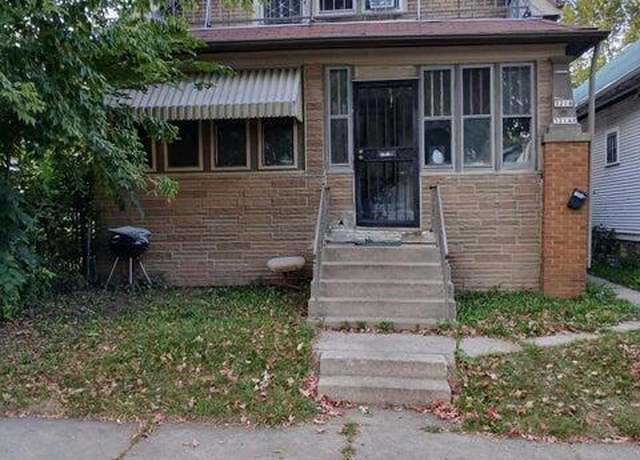 Property at 3214 W Fairmount Ave Unit 3214A, Milwaukee, WI 53209, 4 beds, 2 baths