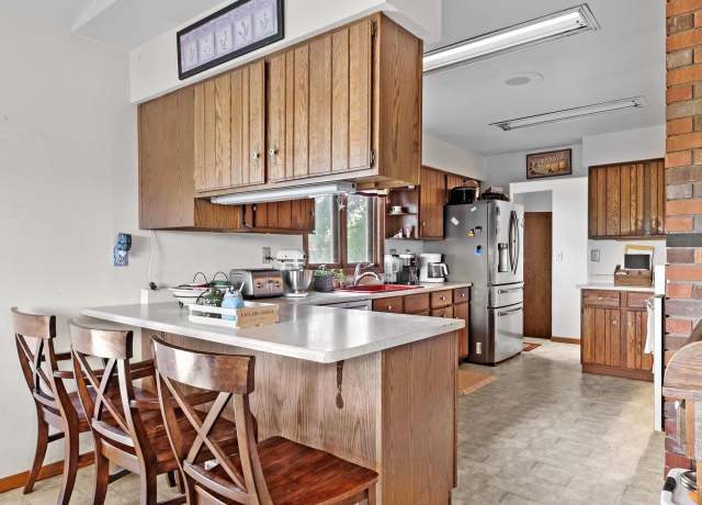 Property at W7031 Hickory Ln, Elkhart Lake, WI 53020, 4 beds, 2 baths
