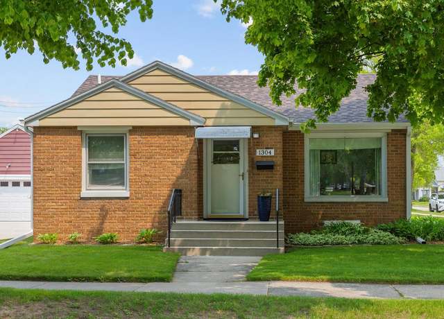 Property at 1304 Mead Ave, Sheboygan, WI 53081, 2 beds, 2 baths