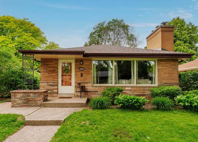 Property at 2223 N 107th St, Wauwatosa, WI 53226, 3 beds, 1.5 baths
