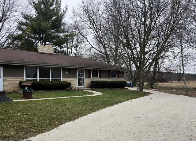 Property at W220N9545 Town Line Rd, Menomonee Falls, WI 53051, 3 beds, 2 baths