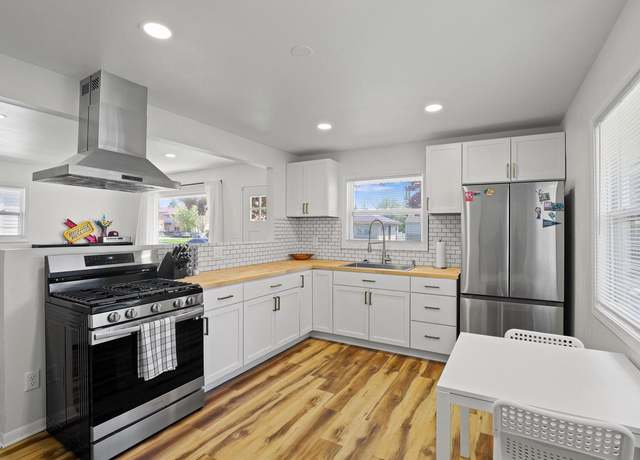 Property at 4743 N 79th St, Milwaukee, WI 53218, 3 beds, 1.5 baths