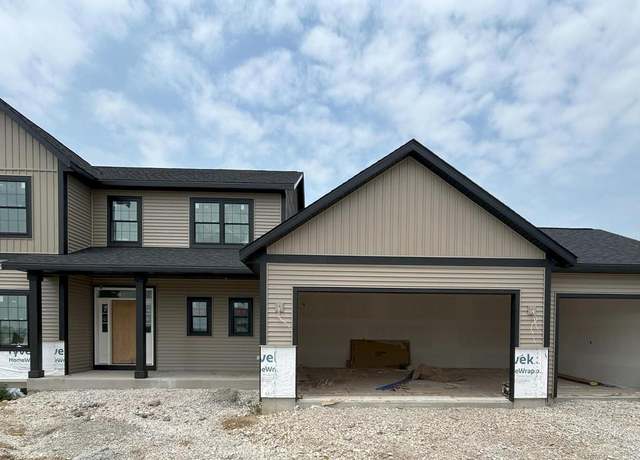 Property at 1750 Hammock Ln, Oconomowoc, WI 53066, 4 beds, 2.5 baths