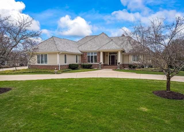 Property at 903 N Bluespruce Cir, Hartland, WI 53029, 4 beds, 3.5 baths