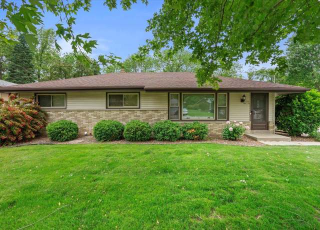 Property at W236N6508 Hillview Dr, Sussex, WI 53089, 3 beds, 1.5 baths