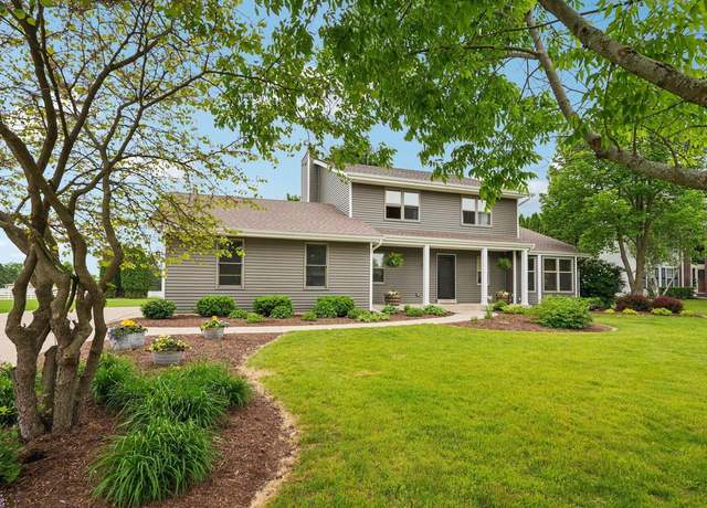 Property at N54W35709 Hill Rd, Oconomowoc, WI 53066, 3 beds, 2.5 baths