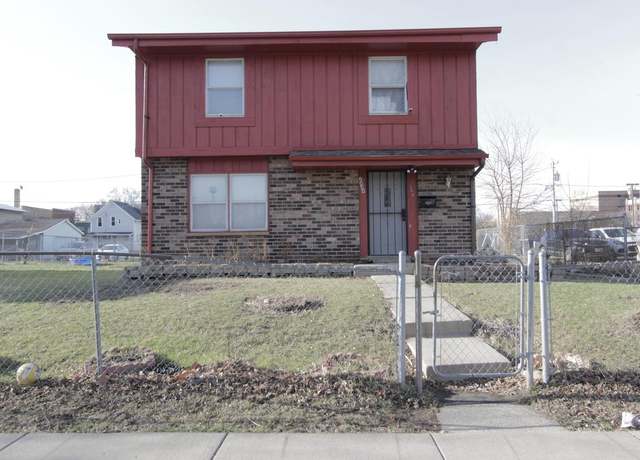 Property at 2449 W Highland Ave, Milwaukee, WI 53233, 4 beds, 1.5 baths