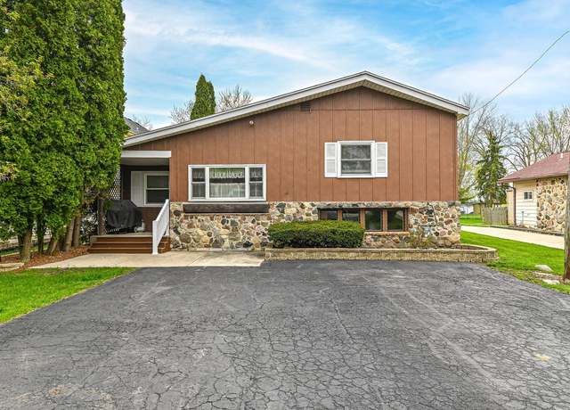 Property at 25411 W Loomis Rd, Waterford, WI 53185, 3 beds, 2 baths