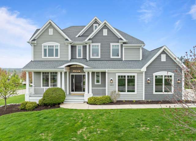 Property at 1412 Rock Ridge Ln, Lake Geneva, WI 53147, 4 beds, 3.5 baths