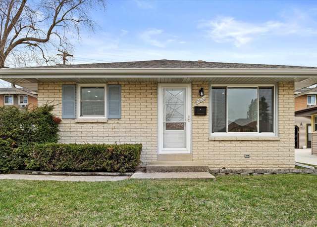 Property at 2622 Loraine Ave, Racine, WI 53404, 3 beds, 2 baths