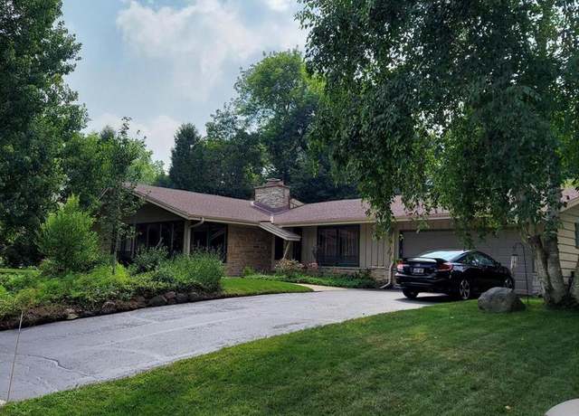 Property at 2465 Lionel Ct, Brookfield, WI 53045, 3 beds, 1.5 baths