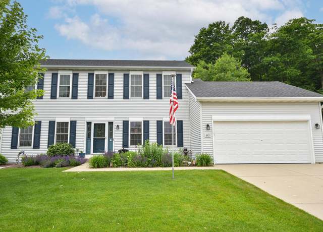 Property at 847 Chisholm Ln, Port Washington, WI 53074, 4 beds, 2.5 baths