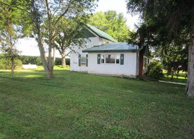Property at W7803 Lake Shore Rd, Sharon, WI 53585, 3 beds, 1 bath