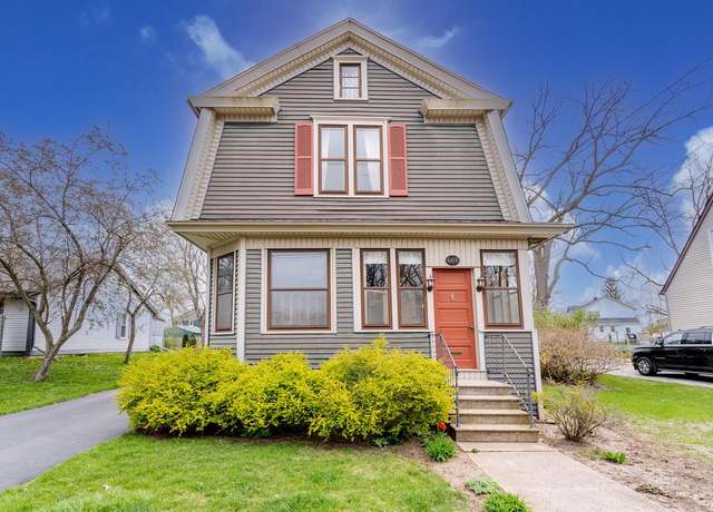Property at 608 Division St, Mukwonago, WI 53149, 3 beds, 1.5 baths