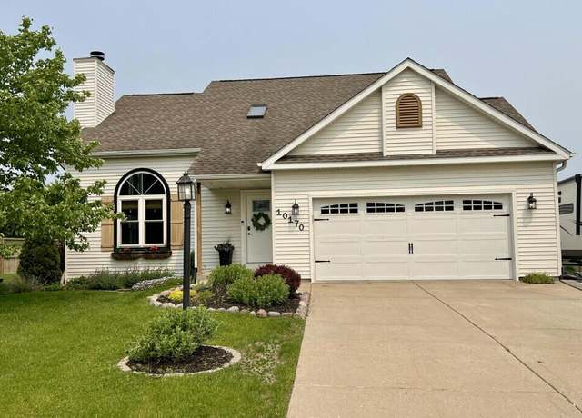 Property at 10170 S Hampton Dr, Oak Creek, WI 53154, 3 beds, 3.5 baths