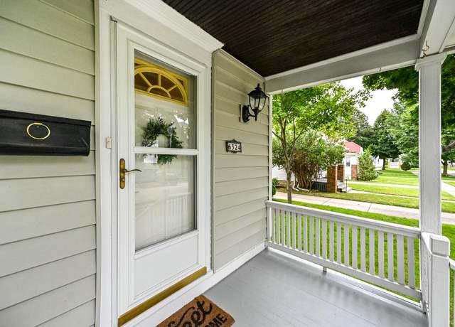 Property at 6524 Romona Ave, Wauwatosa, WI 53213, 2 beds, 2.5 baths