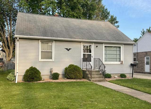 Property at 621 Laura St, Green Bay, WI 54302, 4 beds, 1.5 baths