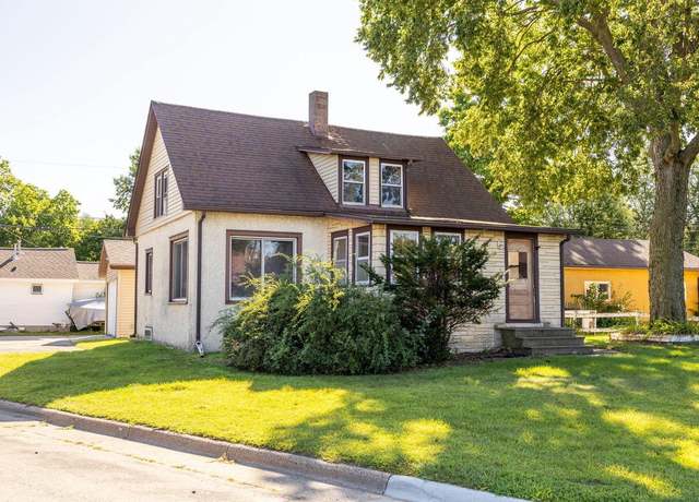Property at 2534 Onalaska Ave, La Crosse, WI 54603, 3 beds, 1 bath
