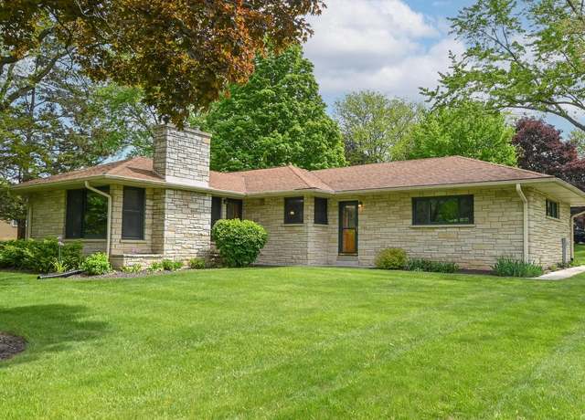 Property at 4700 Cherokee Dr, Brookfield, WI 53045, 3 beds, 2 baths