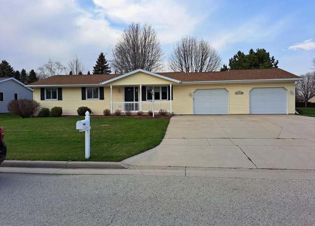 Property at 627 Falcon Ln, Chilton, WI 53014, 4 beds, 2 baths