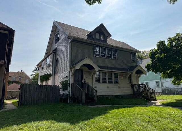 Property at 2932 N 44th St #2934, Milwaukee, WI 53210, 4 beds, 2 baths