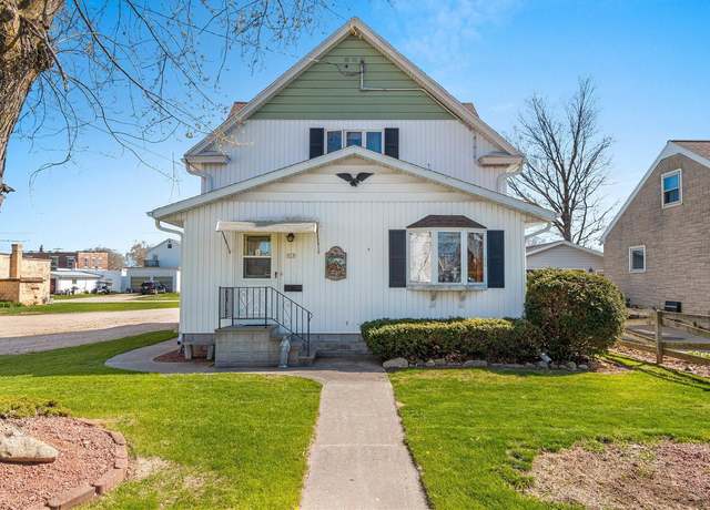 Property at 517 Menasha St, Reedsville, WI 54230, 4 beds, 1 bath