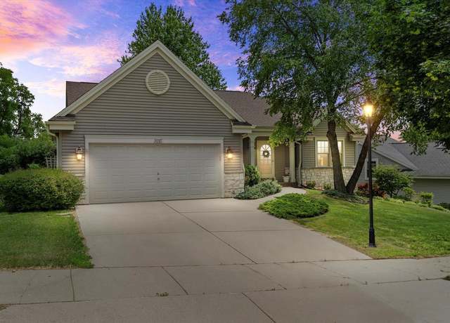 Property at 1027 Fieldridge Ct, Waukesha, WI 53188, 3 beds, 2.5 baths