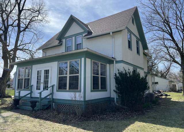 Property at 201 Bonito St, Walworth, WI 53184, 3 beds, 2 baths