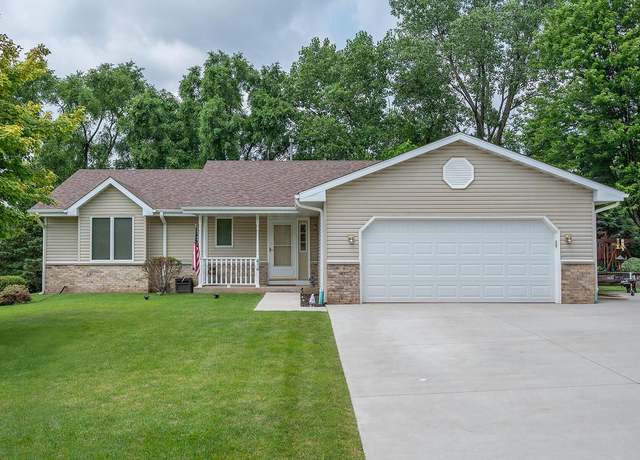 Property at 414 Red Coat Ct, Waterford, WI 53185, 3 beds, 2 baths