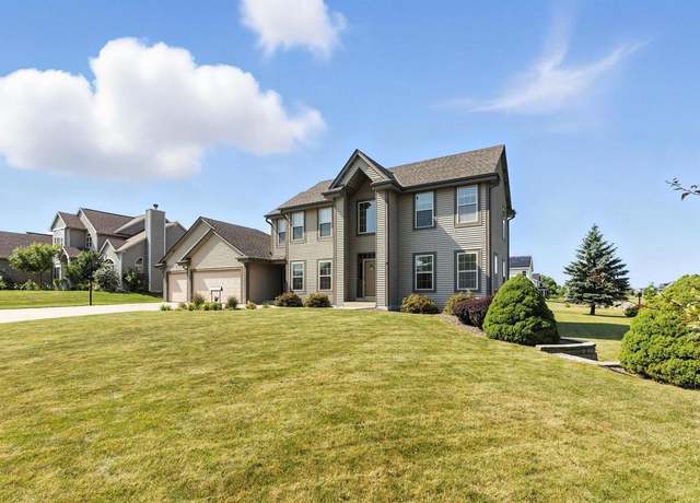 Property at 4712 W Woodward Dr, Franklin, WI 53132, 3 beds, 3.5 baths