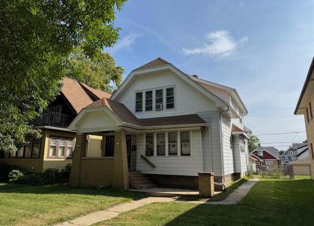 Property at 2812 N 53rd St #2814, Milwaukee, WI 53210, 4 beds, 2 baths