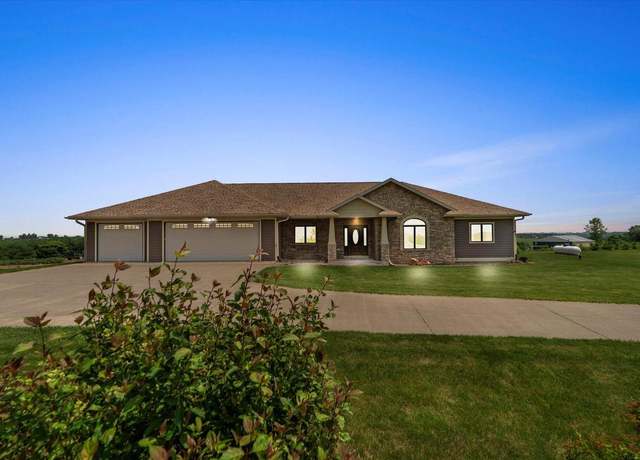 Property at S3358 Hass Ln, Viroqua, WI 54665, 4 beds, 3.5 baths