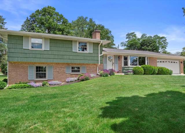 Property at 2460 Kevenauer Dr, Brookfield, WI 53005, 5 beds, 3 baths