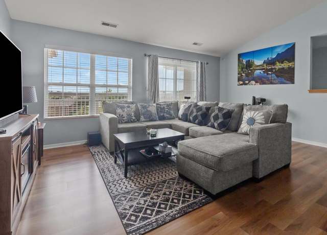 Property at 10160 66th Ave Unit EE, Pleasant Prairie, WI 53158, 2 beds, 2 baths