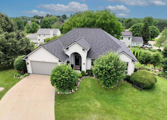 Property at 825 Chantilly Ct, Burlington, WI 53105, 4 beds, 3 baths